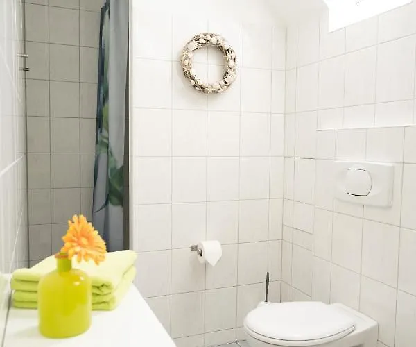 Art City-studio 5, Modern, Citynah, Voll Ausgestattet, Kostenfreie Parkplaetze, Sued-balkon, Ruhig, Herkulesblick *