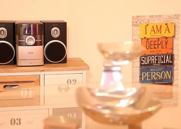 Art City-studio 5, Modern, Citynah, Voll Ausgestattet, Kostenfreie Parkplaetze, Sued-balkon, Ruhig, Herkulesblick דירה *